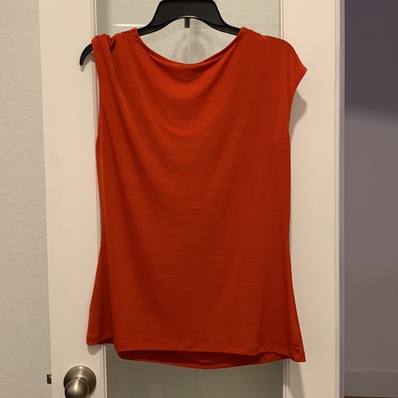 Beautiful burnt orange cowl shell! Looks amazing under a blazer or worn alone! - Picture 2 of 2